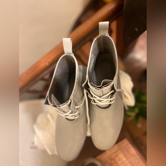 Bogs weatherproof gray women's size 10 rain boots - Picture 2 of 7